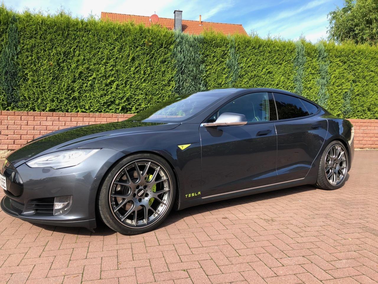 Tesla Model S 85D Allrad