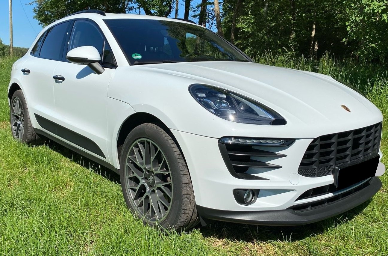 PORSCHE Macan